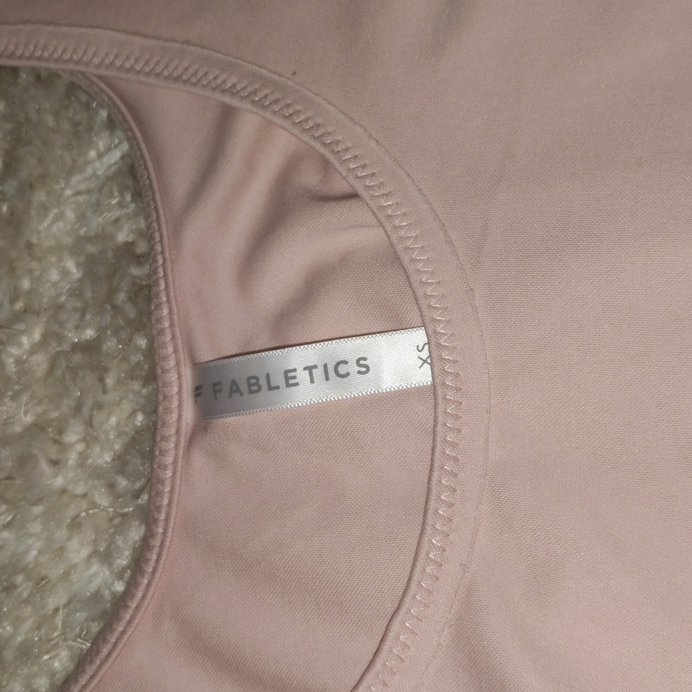 Fabletics crop top - Picture 2 of 3